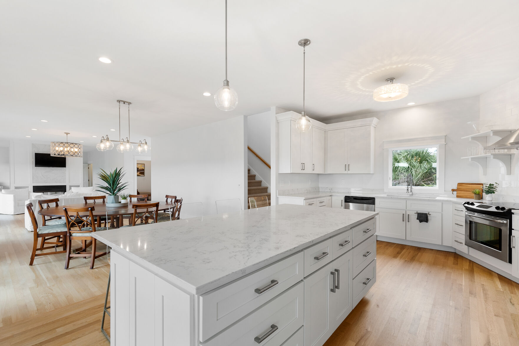 1614 Regimental Lane LR